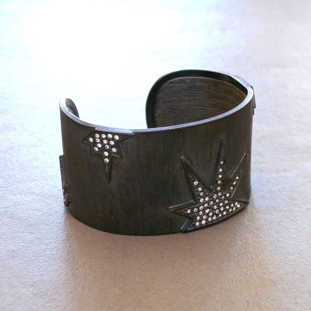 Be-Je Design Gun Metal Cuff, Shooting Star